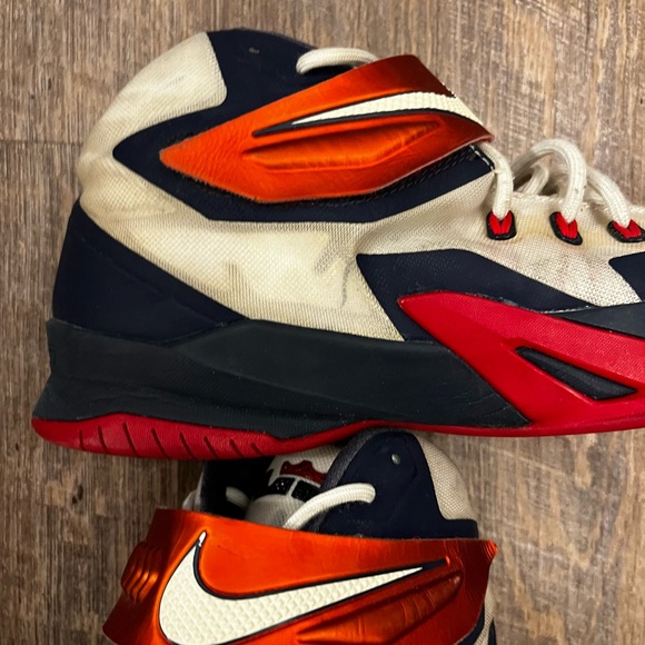 Nike Zoom LeBron Soldier 8 VIII USA Red White Blue - Picture 9 of 10